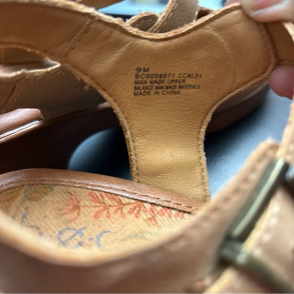 BOC by BORN , Natasha comfort Tan Women's Heels size 9